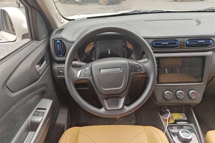 Used Dongfeng Fengon E380 2023 Standard Edition – Comfort Model 7 Seats Steering Wheel