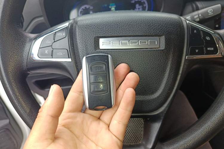 Used Dongfeng Fengon E380 2023 Standard Edition – Comfort Model 5 Seats Vehicle Key