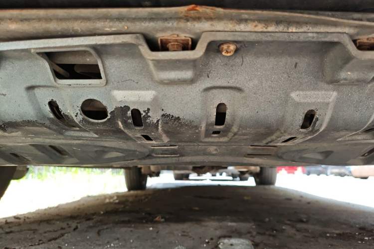 Used Dongfeng Fengon 2013 1.3L Manual Base Version DK13-08 Chassis Front