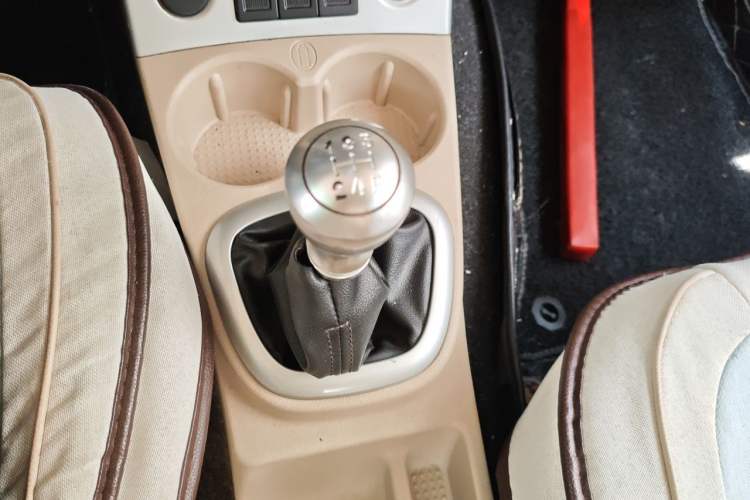 Used Dongfeng Fengon 2013 1.3L Manual Base Version DK13-08 Gear Lever