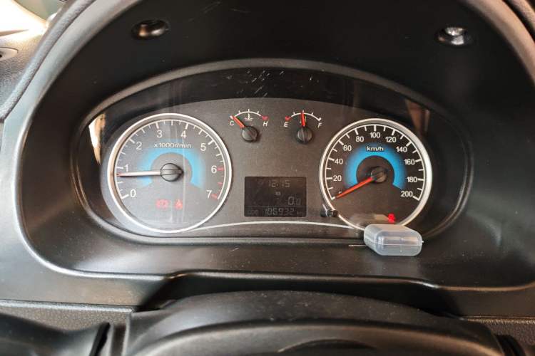 Used Dongfeng Fengon 2013 1.3L Manual Base Version DK13-08 Instrument Cluster