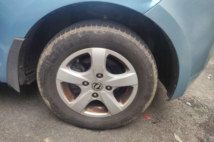Used Dongfeng Fengon 2013 1.3L Manual Deluxe Edition DK13-08 Right Front Wheel Hub