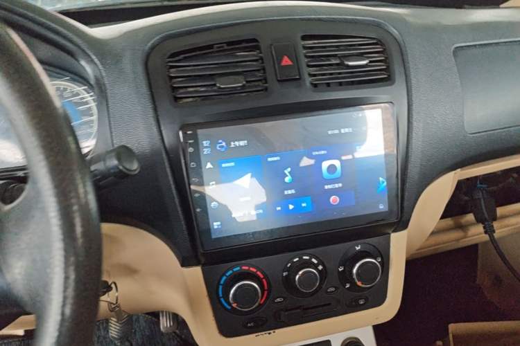Used Dongfeng Fengon 2013 1.5L Manual Deluxe Model DK15 Audio And AC Panel