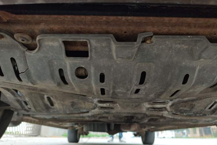 Used Dongfeng Fengon 2013 1.5L Manual Deluxe Model DK15 Chassis Front
