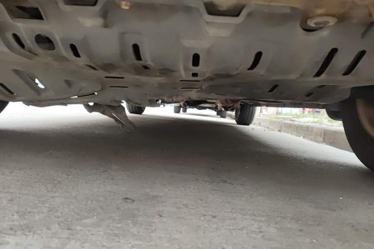Used Dongfeng Fengon 2013 1.5L Manual Comfort Version DK15 Chassis Front