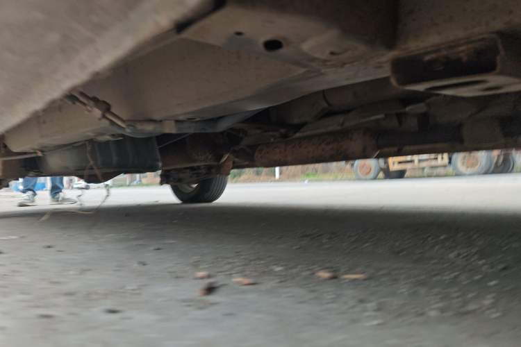 Used Dongfeng Fengon 2013 1.5L Manual Deluxe Model DK15 Chassis Front Right