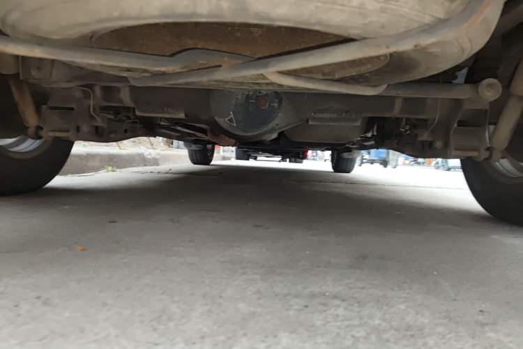 Used Dongfeng Fengon 2013 1.5L Manual Comfort Version DK15 Chassis Rear