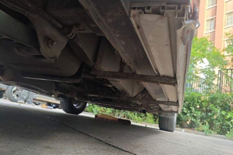 Used Dongfeng Fengon 2013 1.3L Manual Deluxe Edition DK13-08 Chassis Rear Right