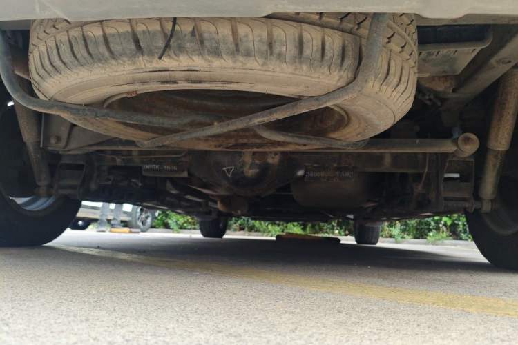 Used Dongfeng Fengon 2013 1.3L Manual Deluxe Edition DK13-08 Chassis Rear
