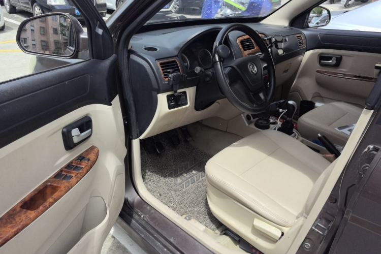Used Dongfeng Fengon 2013 1.5L Manual Deluxe Model DK15 Driver Seat