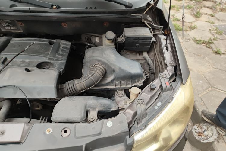 Used Dongfeng Fengon 2013 1.5L Manual Comfort Version DK15 Engine Bay Left