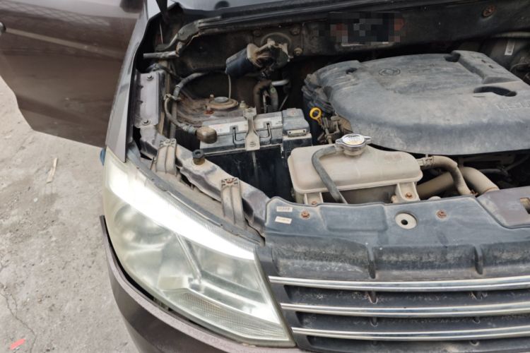 Used Dongfeng Fengon 2013 1.5L Manual Deluxe Model DK15 Engine Bay Right