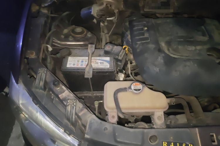Used Dongfeng Fengon 2013 1.5L Manual Deluxe Model DK15 Engine Bay Right