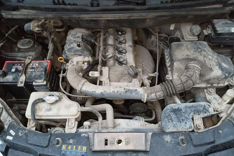 Used Dongfeng Fengon 2013 1.5L Manual Deluxe Model DK15 Engine Bay