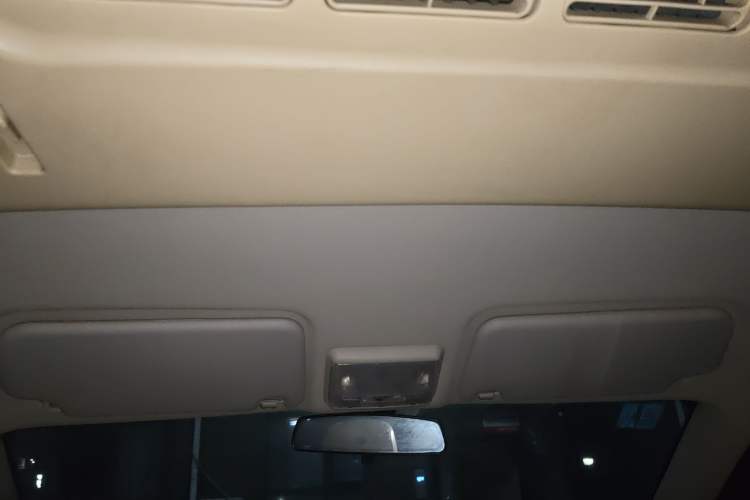 Used Dongfeng Fengon 2013 1.5L Manual Deluxe Model DK15 Headliner