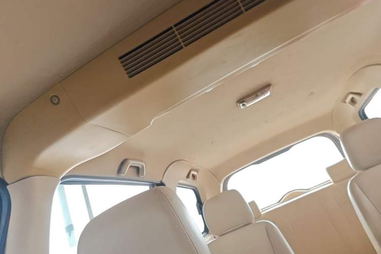 Used Dongfeng Fengon 2013 1.5L Manual Deluxe Model DK15 Headliner