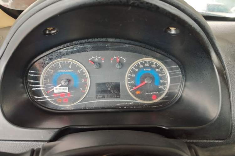 Used Dongfeng Fengon 2013 1.5L Manual Deluxe Model DK15 Instrument Cluster
