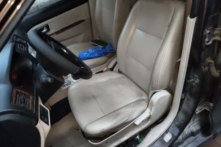 Used Dongfeng Fengon 2013 1.5L Manual Deluxe Model DK15 Left Front Seat