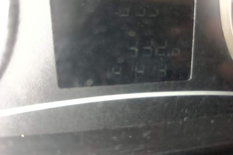 Used Dongfeng Fengon 2013 1.5L Manual Comfort Version DK15 Odometer Close Up