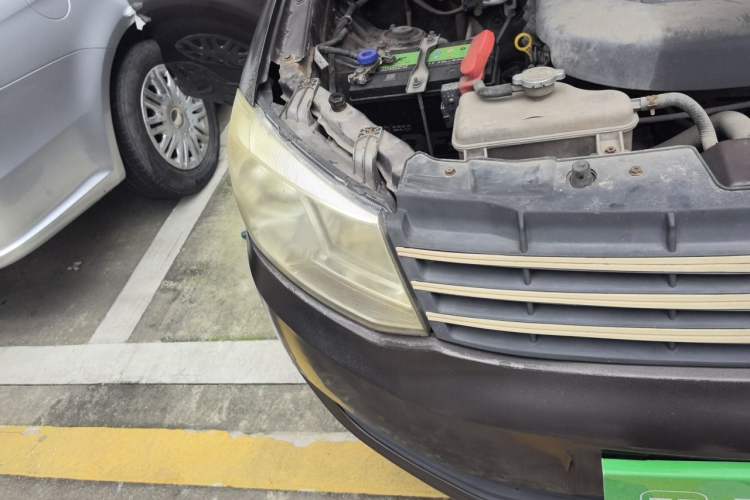 Used Dongfeng Fengon 2013 1.5L Manual Deluxe Model DK15 Right Front Headlight