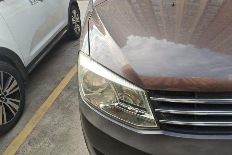 Used Dongfeng Fengon 2013 1.3L Manual Deluxe Edition DK13-08 Right Front Headlight