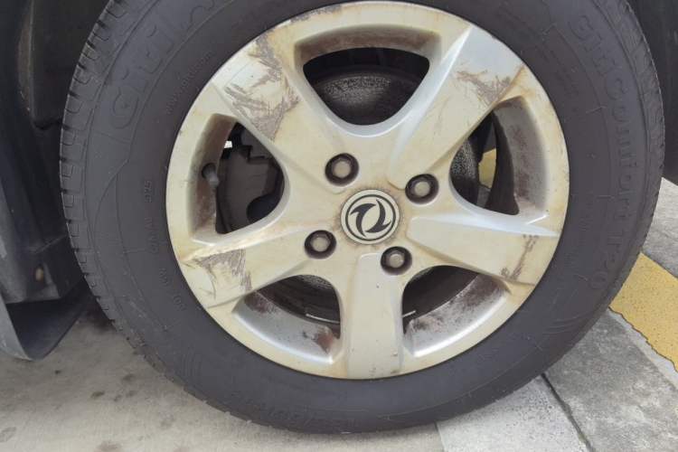 Used Dongfeng Fengon 2013 1.5L Manual Deluxe Model DK15 Right Front Wheel Hub