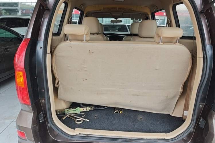 Used Dongfeng Fengon 2013 1.5L Manual Deluxe Model DK15 Trunk