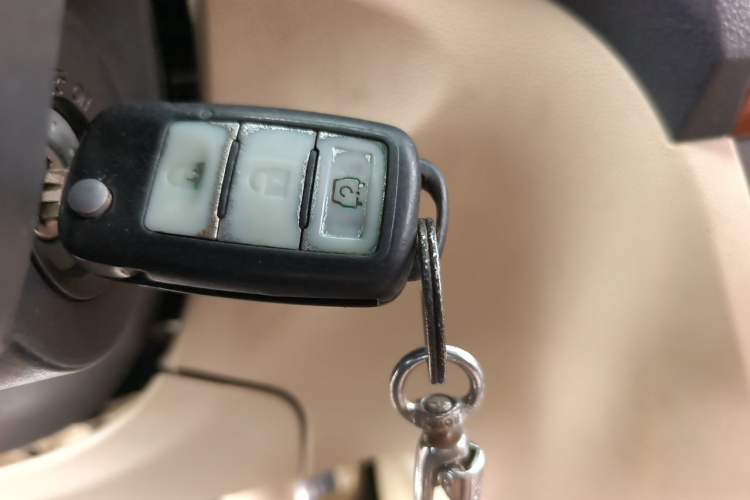 Used Dongfeng Fengon 2013 1.5L Manual Comfort Version DK15 Vehicle Key
