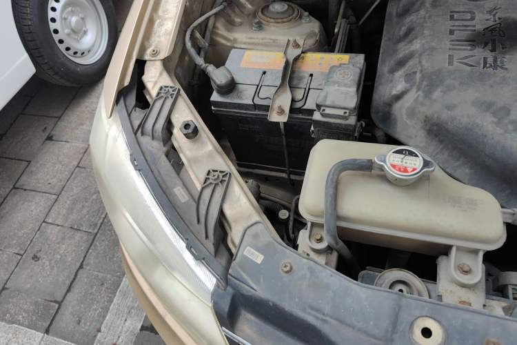 Used Dongfeng Fengon 2013 1.3L Manual Deluxe Edition DK13-08 Engine Bay Right