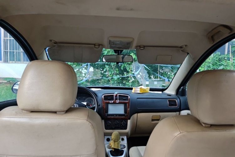 Used Dongfeng Fengon 2013 1.5L Manual Deluxe Model DK15 Headliner