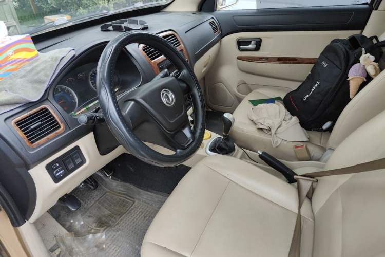 Used Dongfeng Fengon 2013 1.3L Manual Deluxe Edition DK13-08 Left Front Seat