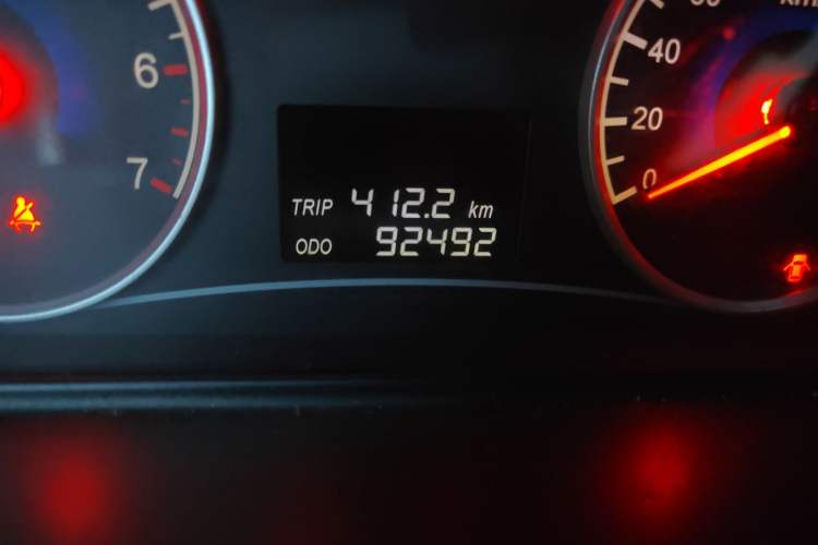 Used Dongfeng Fengon 2013 1.5L Manual Deluxe Model DK15 Odometer Close Up