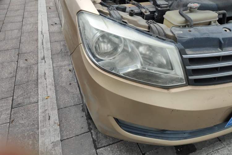 Used Dongfeng Fengon 2013 1.3L Manual Deluxe Edition DK13-08 Right Front Headlight