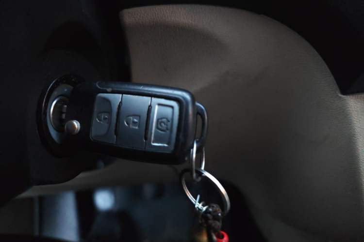 Used Dongfeng Fengon 2013 1.5L Manual Deluxe Model DK15 Vehicle Key