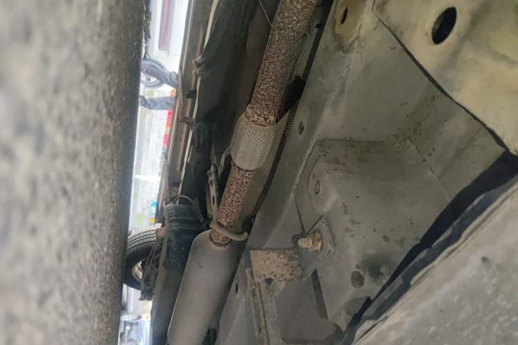 Used Dongfeng Fengon 2013 1.5L Manual Deluxe Model DK15 Chassis Front Left