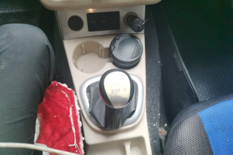 Used Dongfeng Fengon 2013 1.3L Manual Deluxe Edition DK13-08 Gear Lever