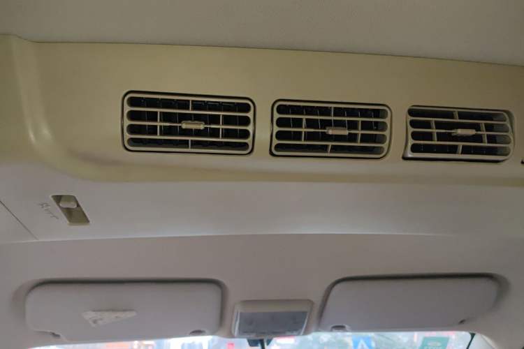 Used Dongfeng Fengon 2013 1.5L Manual Deluxe Model DK15 Headliner