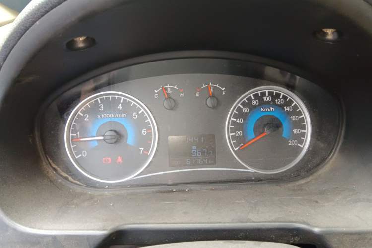 Used Dongfeng Fengon 2013 1.3L Manual Deluxe Edition DK13-08 Instrument Cluster