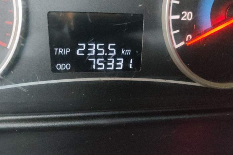Used Dongfeng Fengon 2013 1.5L Manual Deluxe Model DK15 Odometer Close Up