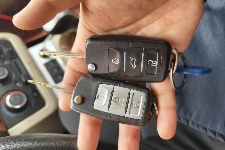 Used Dongfeng Fengon 2013 1.5L Manual Deluxe Model DK15 Vehicle Key