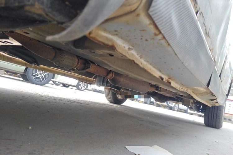 Used Dongfeng Fengon 2013 1.3L Manual Deluxe Edition DK13-08 Chassis Front Left
