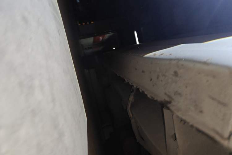 Used Dongfeng Fengon 2013 1.5L Manual Deluxe Model DK15 Chassis Front Right