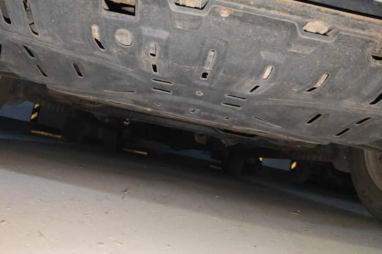 Used Dongfeng Fengon 2013 1.3L Manual Deluxe Edition DK13-08 Chassis Front