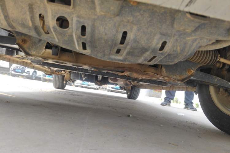 Used Dongfeng Fengon 2013 1.3L Manual Deluxe Edition DK13-08 Chassis Front