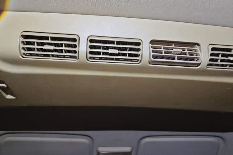 Used Dongfeng Fengon 2013 1.5L Manual Deluxe Model DK15 Headliner