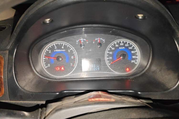 Used Dongfeng Fengon 2013 1.3L Manual Deluxe Edition DK13-08 Instrument Cluster