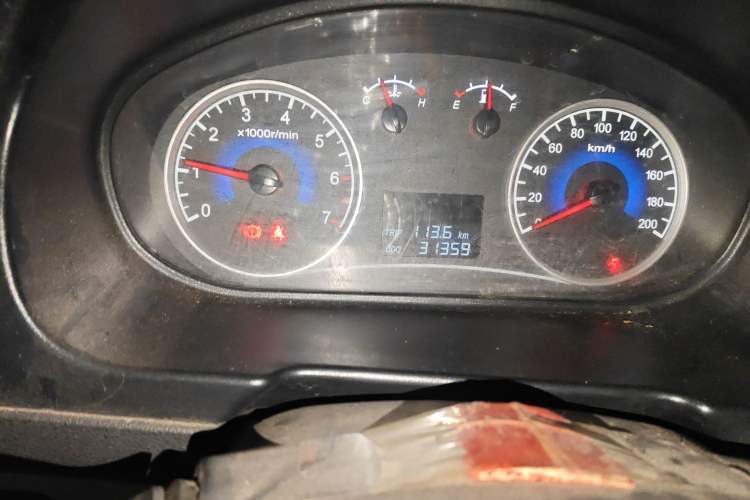Used Dongfeng Fengon 2013 1.3L Manual Deluxe Edition DK13-08 Odometer Close Up