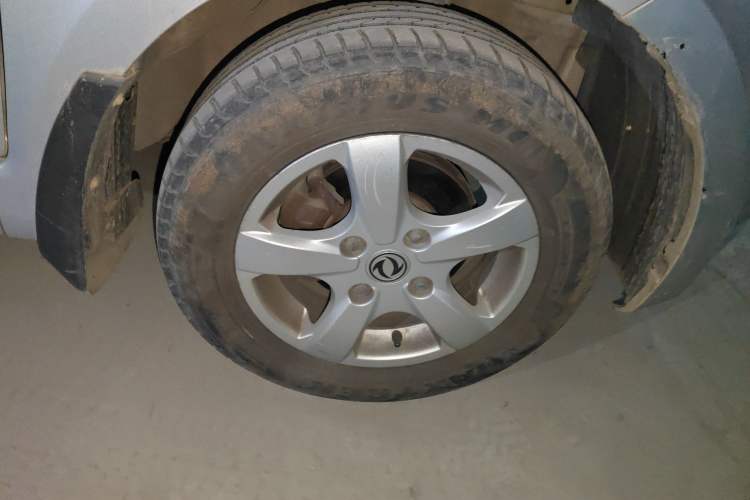 Used Dongfeng Fengon 2013 1.3L Manual Deluxe Edition DK13-08 Right Front Wheel Hub