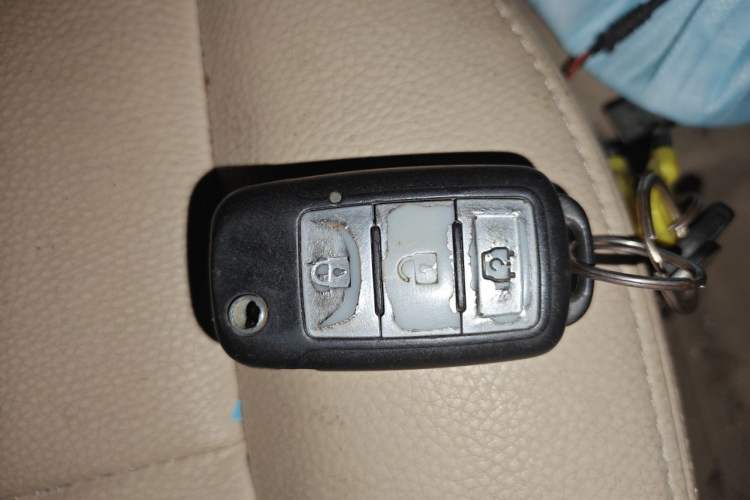 Used Dongfeng Fengon 2013 1.5L Manual Deluxe Model DK15 Vehicle Key