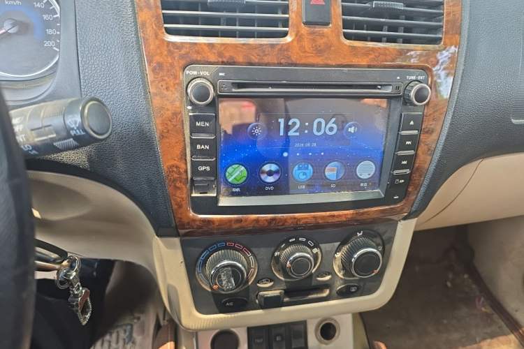 Used Dongfeng Fengon 2013 1.3L Manual Deluxe Edition DK13-08 Audio And AC Panel